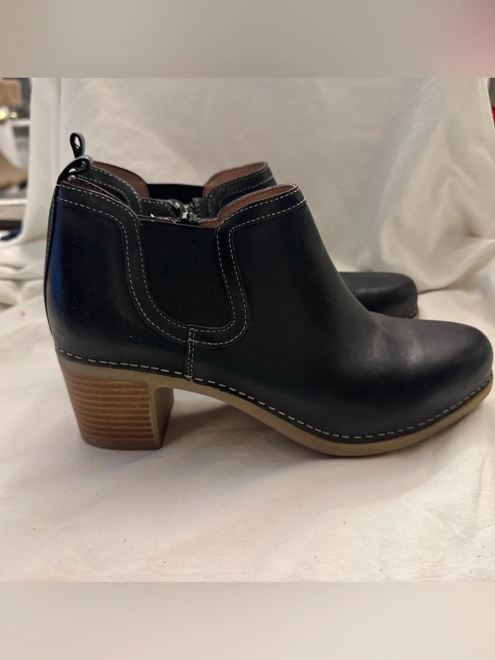 Dansko Harlene Black Leather Ankle Booties Zipper Womens 40 Boho Comfort EUC